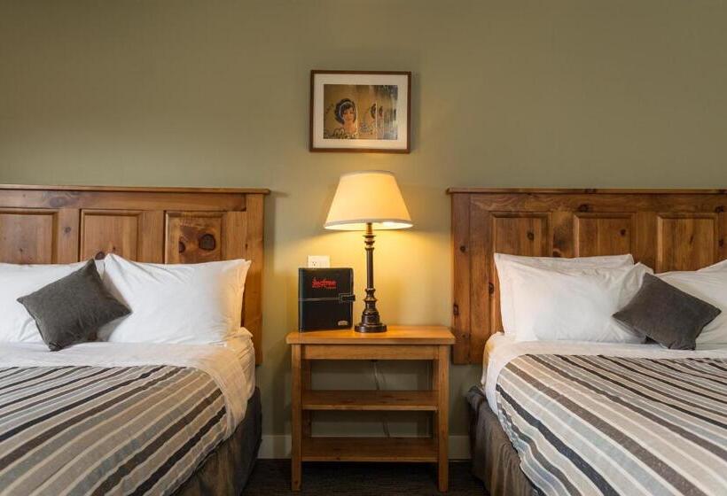 标准间, Red Tree Lodge