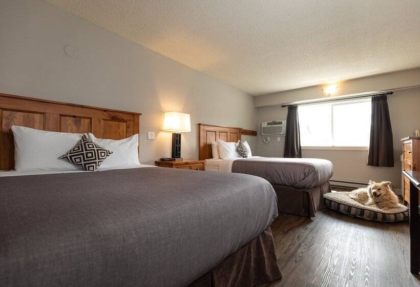 带2个双人床的标准工作室, Red Tree Lodge