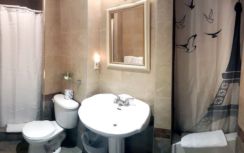 Семейный Номер, De Paris Montreal