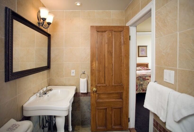 Номер Deluxe, De Paris Montreal