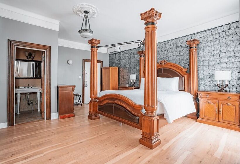 Номер Deluxe, De Paris Montreal