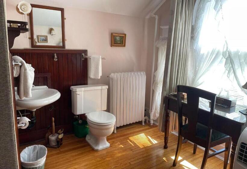 غرفة قياسية, Marshlands Inn