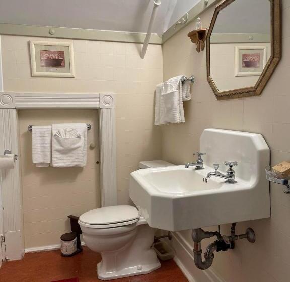 غرفة قياسية, Marshlands Inn