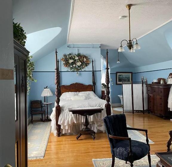 جناح سوبيريور, Marshlands Inn