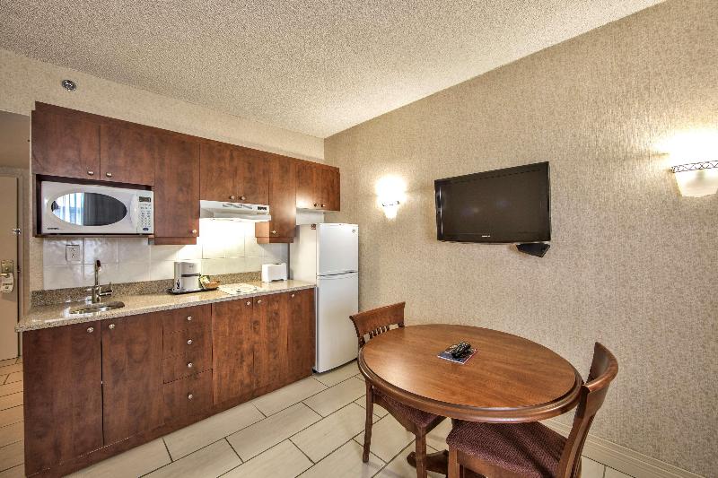 キングサイズベッドのスタンダードルーム, Radisson Hotel Montreal Airport