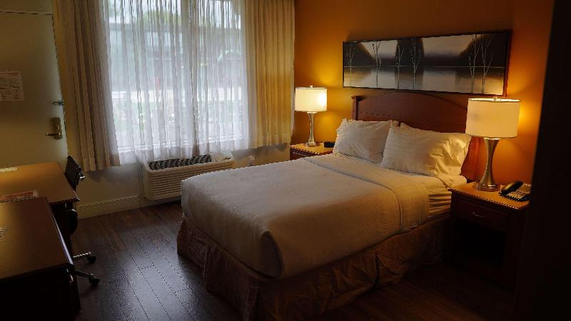 Номер Стандарт Адаптированный для Инвалидов, Radisson Hotel Montreal Airport