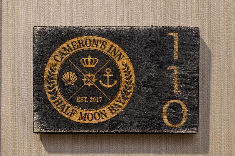 جناح ديلوكس, Rosedale On Robson Suite