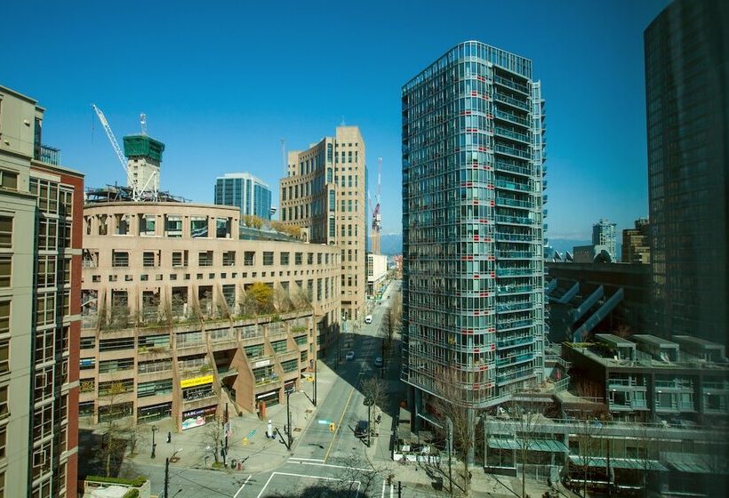 デラックススイート, Rosedale On Robson Suite