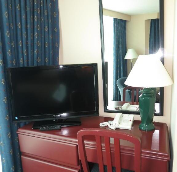 جناح ديلوكس, Rosedale On Robson Suite