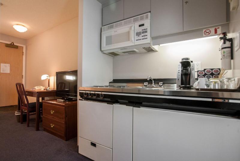 جناح ديلوكس, Rosedale On Robson Suite