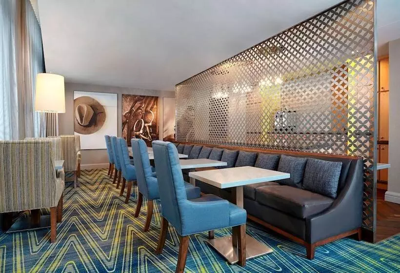 クラブスイート, Sheraton Suites Calgary Eau Claire