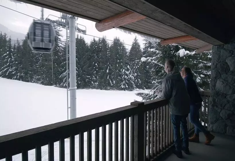 スイート, Blackcomb Springs Suites By Clique