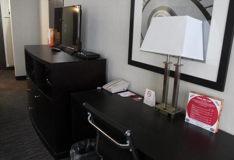 סוויטת פרמיום, Ramada Plaza By Wyndham Regina Downtown