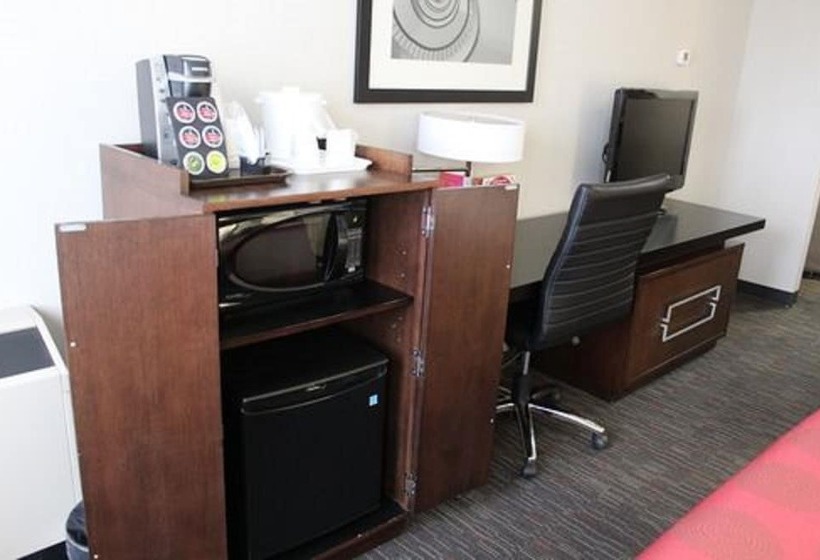 Номер Superior, Ramada Plaza By Wyndham Regina Downtown