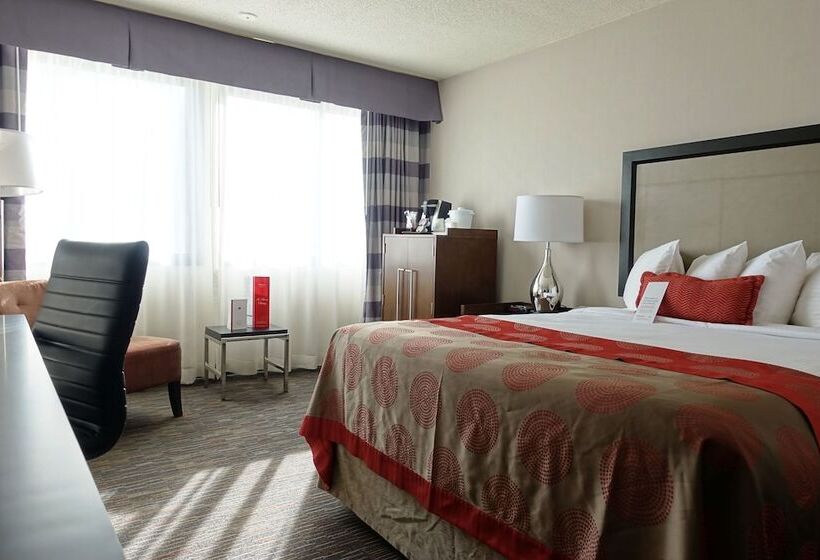 Люкс Премиум, Ramada Plaza By Wyndham Regina Downtown