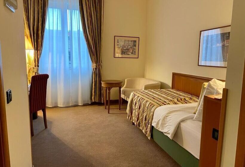 标准单人间, Grand Hotel Bonavia