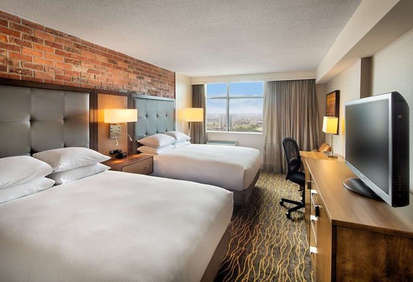 ２ダブルベッドのスタンダードルーム, Doubletree By Hilton Toronto Airport