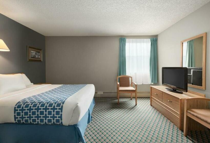 Номер Deluxe, Travelodge By Wyndham Edmonton Airport