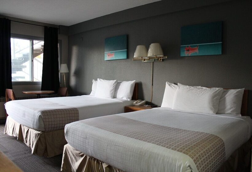 Номер Стандарт 2 Двуспальные Кровати, Travelodge By Wyndham Edmonton Airport