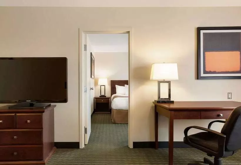 Sviitti, Travelodge Hotel By Wyndham Weyburn