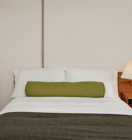 Standard Værelse, Triple J