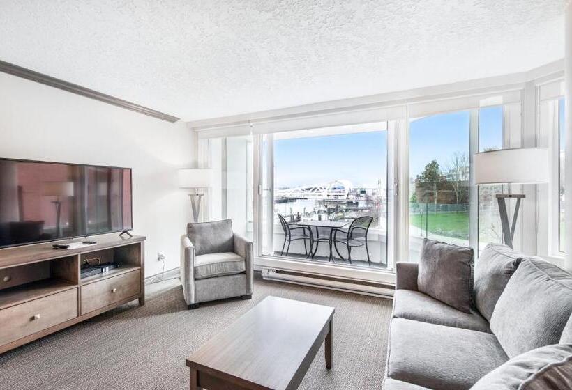 Люкс с Видом, Victoria Regent Waterfront Hotel & Suites