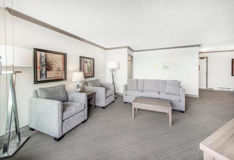 2 Bedrooms Suite Sea View, Victoria Regent Waterfront Hotel & Suites