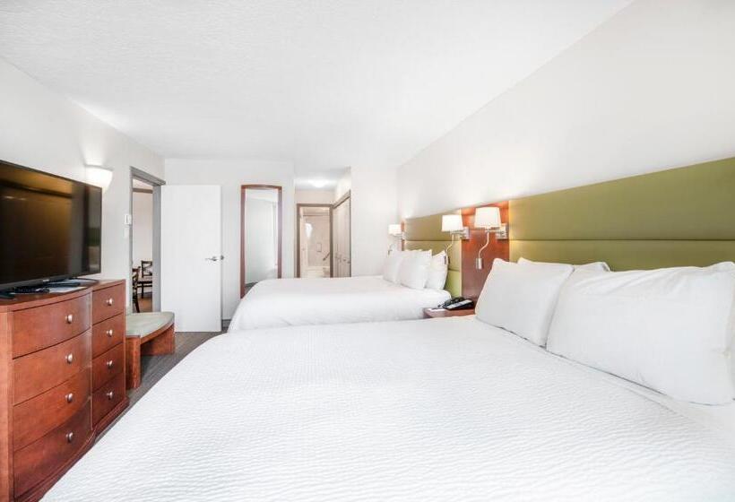 2 Bedrooms Suite Sea View, Victoria Regent Waterfront Hotel & Suites