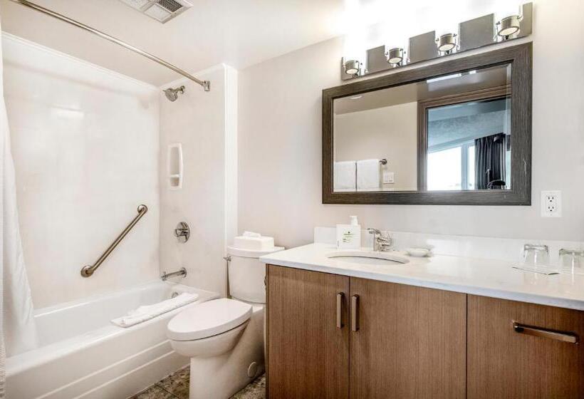 景色の見えるスイートルーム, Victoria Regent Waterfront Hotel & Suites