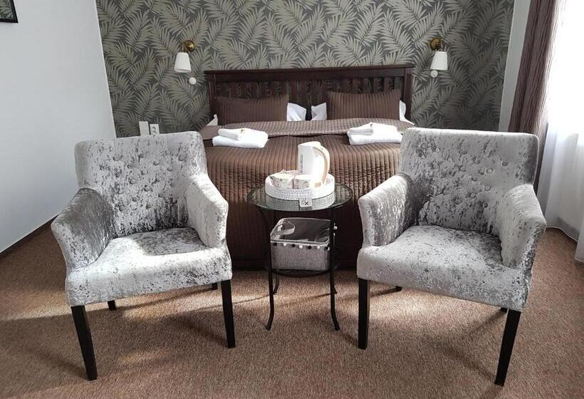 اتاق لوکس, Amadeus