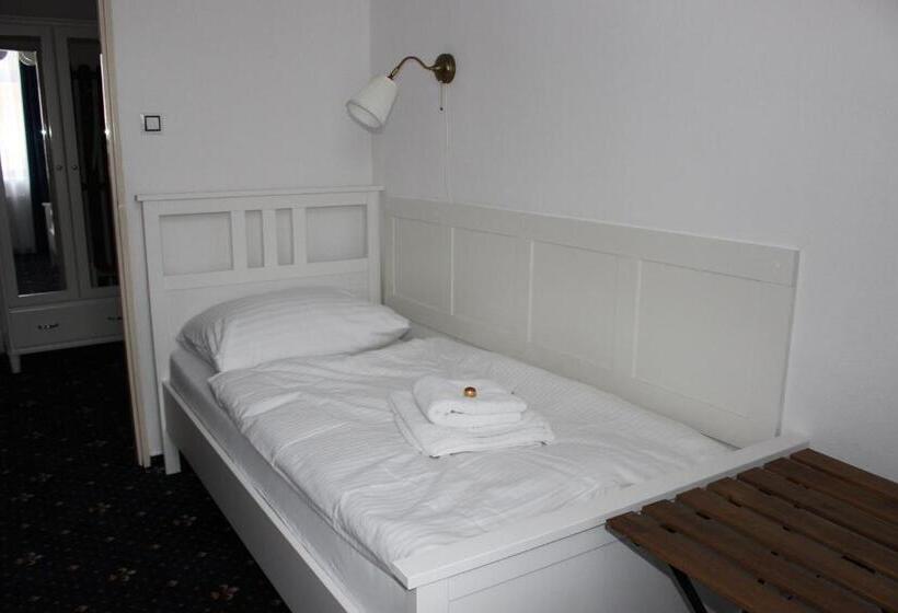 سوییت لوکس, Amadeus