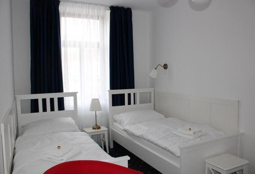 سوییت لوکس, Amadeus