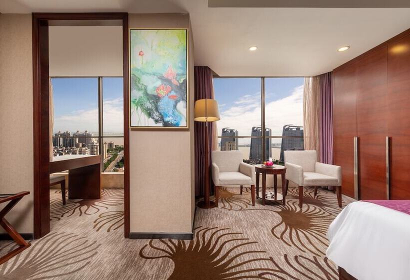 Camera Deluxe, Guangdong