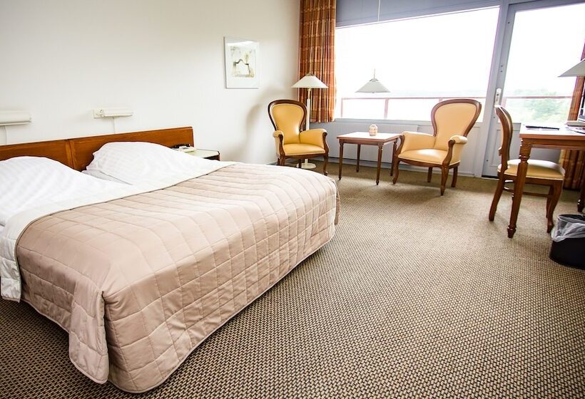 Superior room with lake view, Milling Hotel Søpark