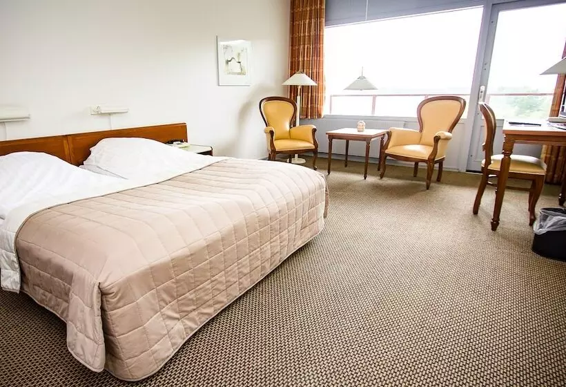 Superior room with lake view, Milling Hotel Søpark