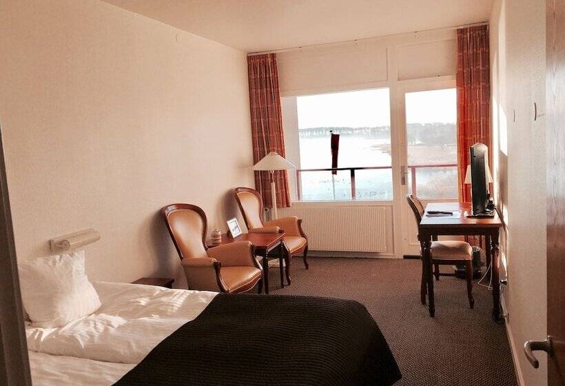 Номер Стандарт Вид на Озеро, Milling Hotel Søpark