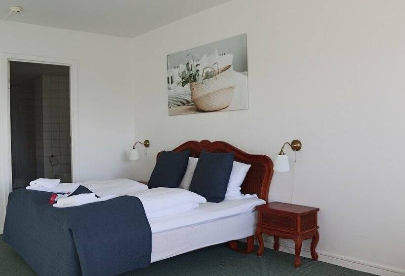 Superior room with lake view, Milling Hotel Søpark