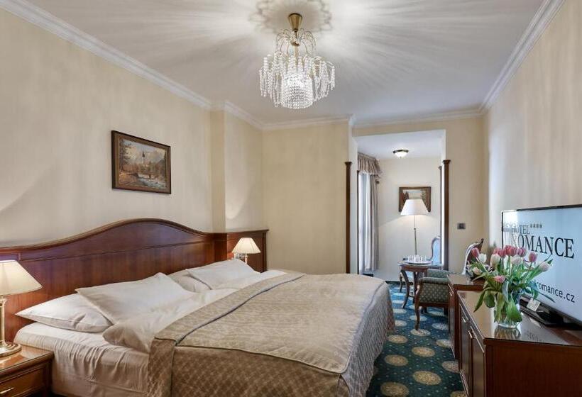 شقة عائلية, Romance