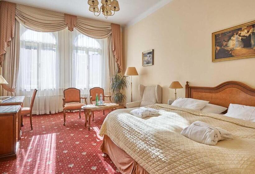 Люкс Вид на Город, Romance