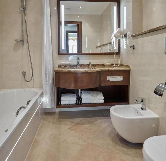 غرفة قياسية, Romance