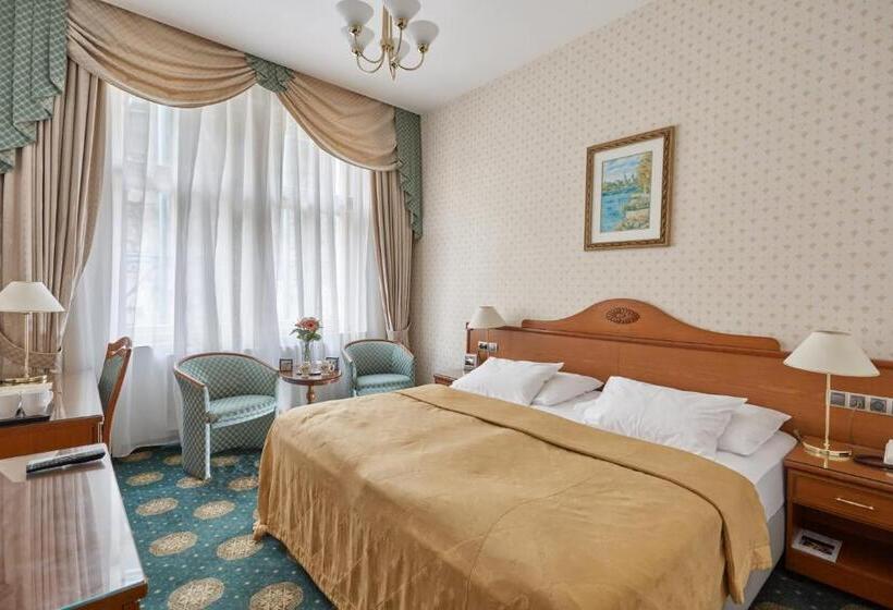 غرفة قياسية, Romance