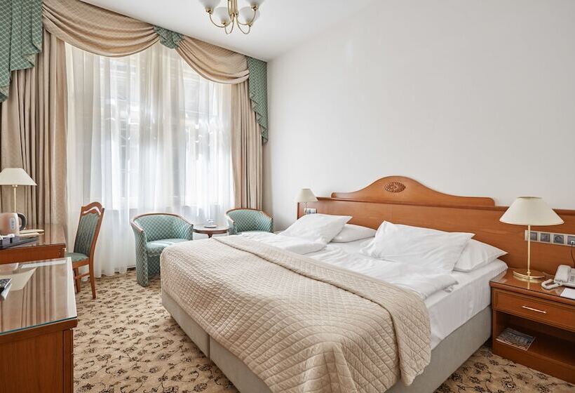 غرفة قياسية, Romance