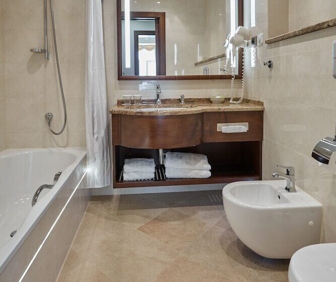 شقة عائلية, Romance