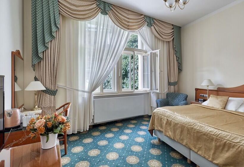 Семейные Апартаменты, Romance