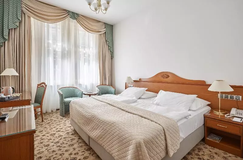 اتاق استاندارد, Romance