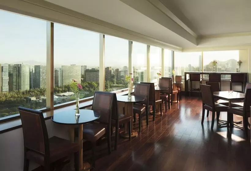 اتاق اجرایی, Santiago Marriott