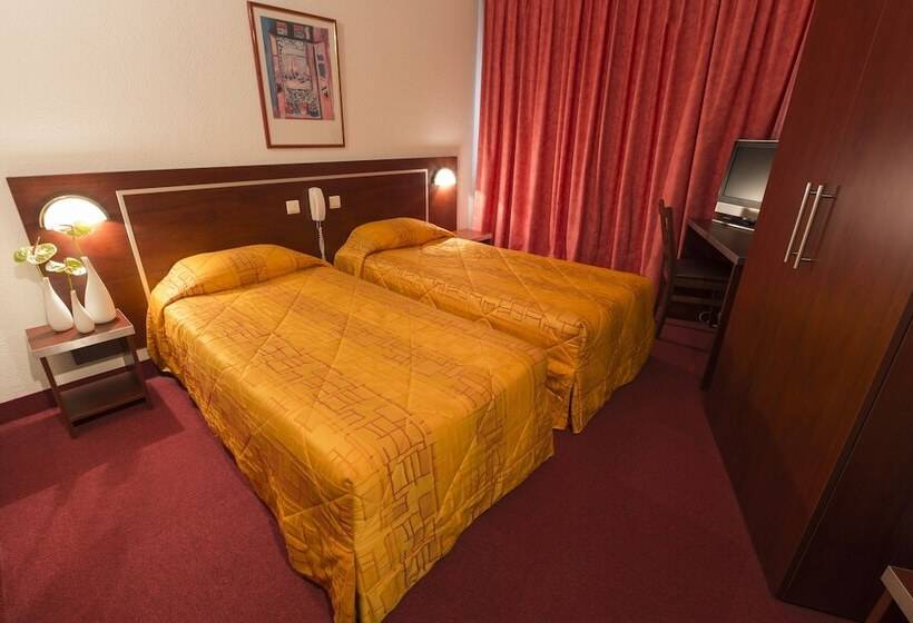 Camera Standard, America Hotel Lourdes