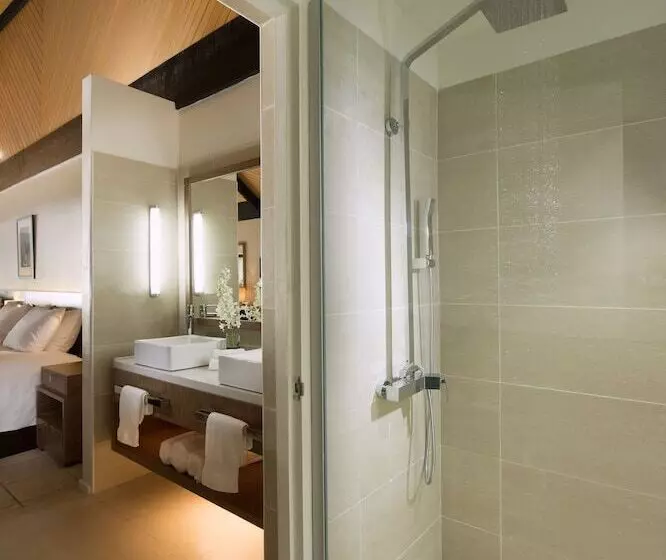 اتاق استاندارد با چشم‌انداز دریا, Doubletree Resort By Hilton Hotel Fiji   Sonaisali Island