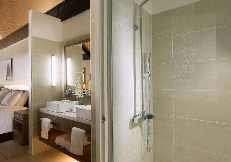 غرفة قياسية مطلّة علي البحر, Doubletree Resort By Hilton Hotel Fiji   Sonaisali Island