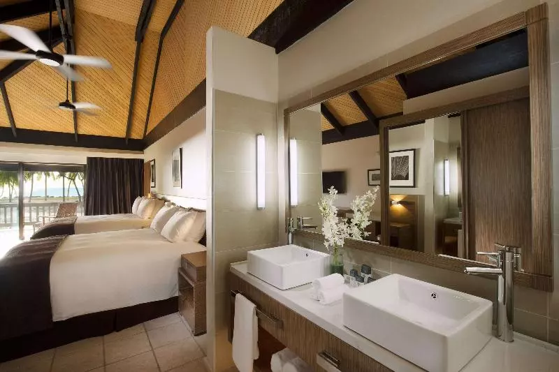 اتاق استاندارد با چشم‌انداز دریا, Doubletree Resort By Hilton Hotel Fiji   Sonaisali Island